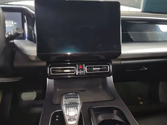 GAC Trumpchi GS8 — Фото автомобиля 12