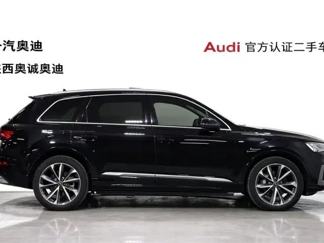 Audi Q7 — Фото автомобиля 3