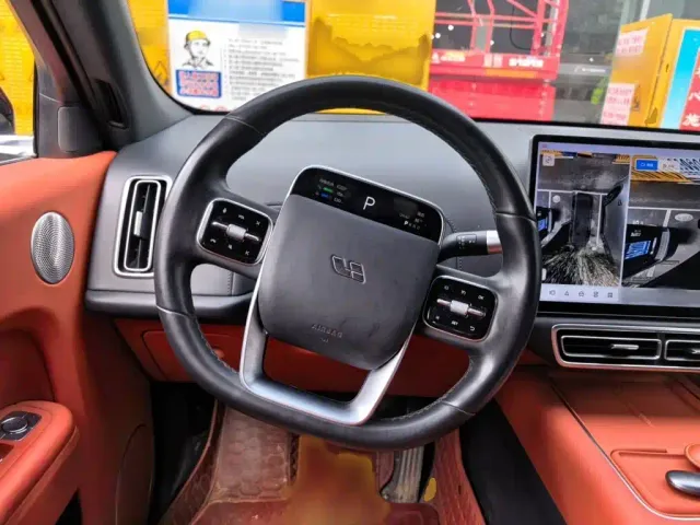 Li Auto L7 — Фото автомобиля 2