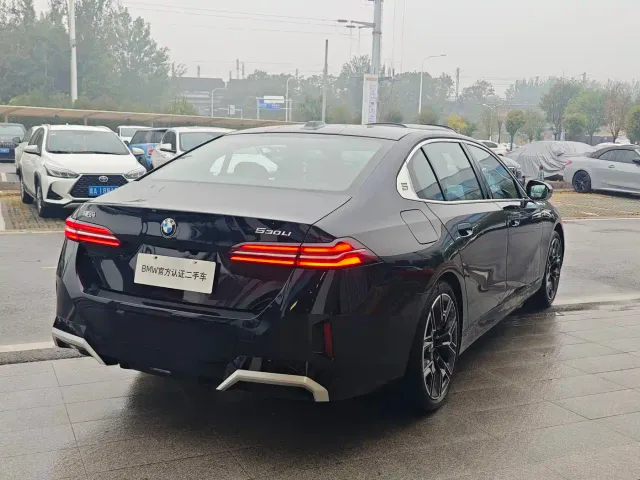BMW 5 Series — Фото автомобиля 7