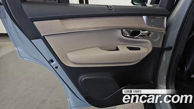 Volvo XC90 Generation 2 — Фото автомобиля 25
