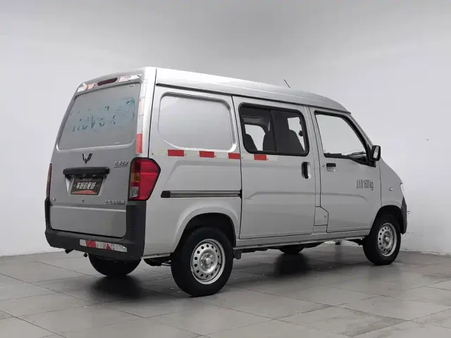 Wuling Motors Wuling Zhiguang 2020 1.2L Van Utility China VI 5-seat LSI — Фото автомобиля 2