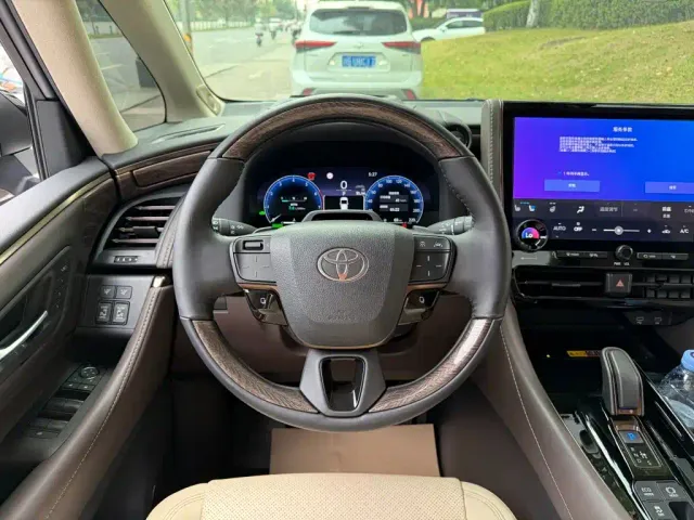 Toyota Alphard — Фото автомобиля 14