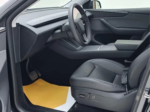 Tesla Model Y — Фото автомобиля 4