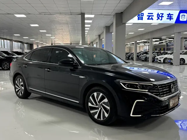 Volkswagen Passat — Фото автомобиля 3