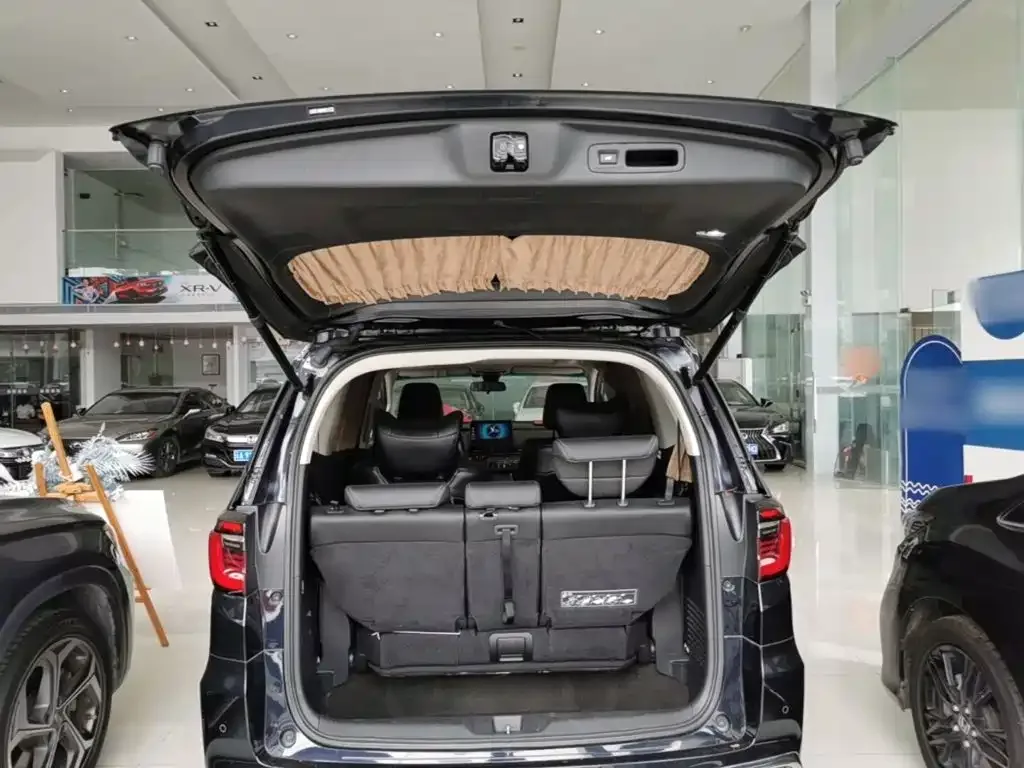 Honda Odyssey 2022 2.0L e:HEV Sharp·Prestige Edition — Фото автомобиля 14