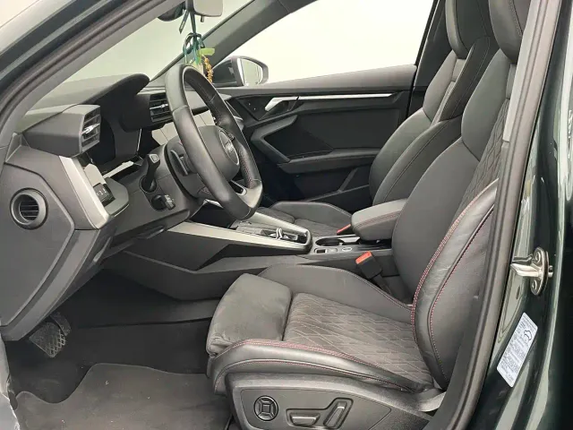 Audi Audi A3 2022 Sportback 35 TFSI Luxury Sport — Фото автомобиля 3