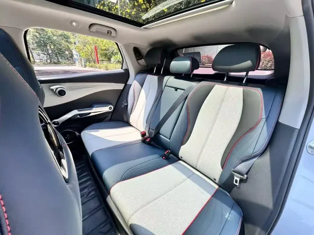 BYD Yuan PLUS — Фото автомобиля 6