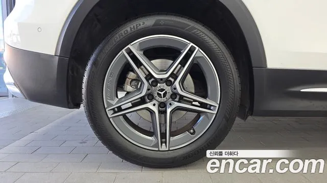 Mercedes-Benz GLB-Class — Фото автомобиля 5