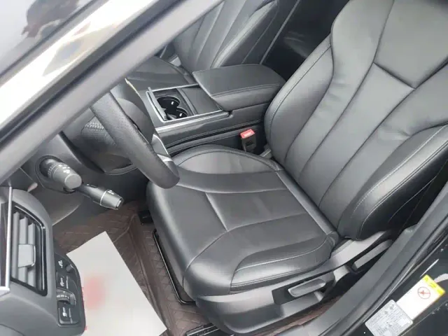 Hongqi H5 — Фото автомобиля 14