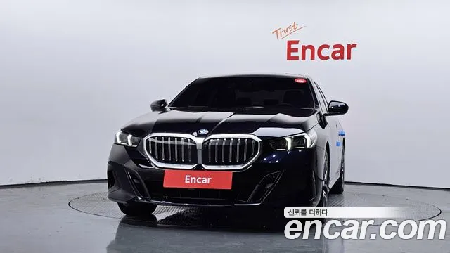 BMW 5-Series — Фото автомобиля 3