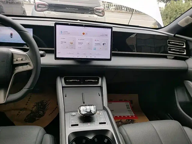 BYD Qin L — Фото автомобиля 12