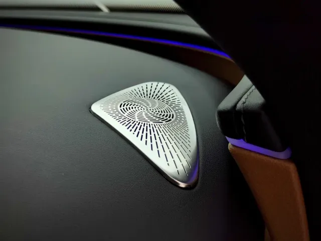 Mercedes-Benz E-Class — Фото автомобиля 24