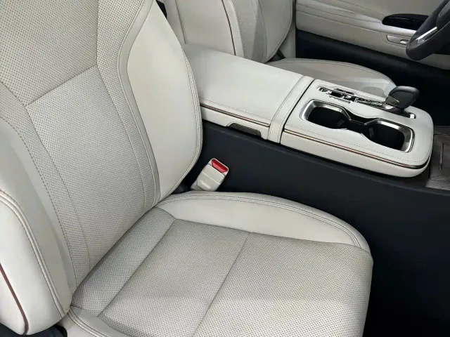 Lexus LM — Фото автомобиля 12