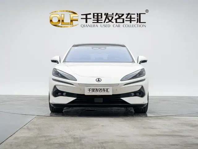 Denza Z9GT — Фото автомобиля 6