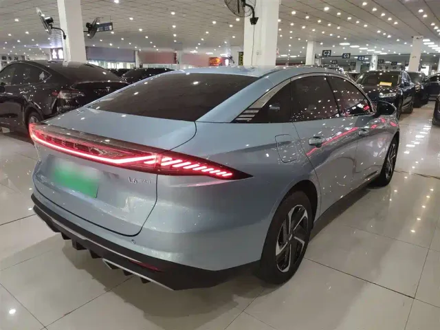 Geely Galaxy L6 — Фото автомобиля 4