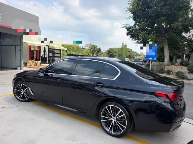 BMW 5 Series — Фото автомобиля 16