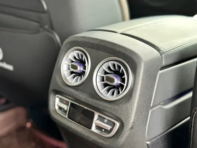 Mercedes-Benz G-Class — Фото автомобиля 8