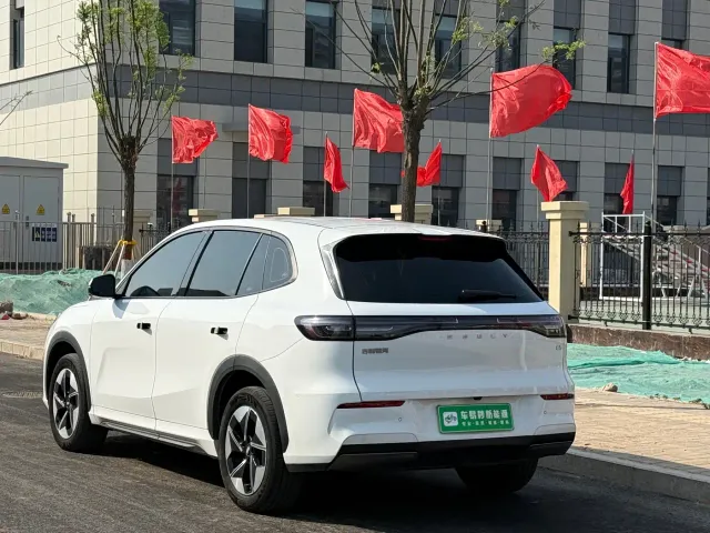Geely Galaxy E5 — Фото автомобиля 4