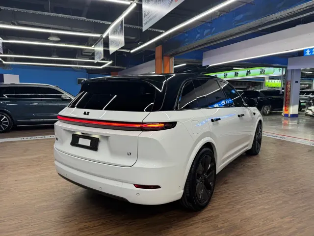 Li Auto L7 — Фото автомобиля 9