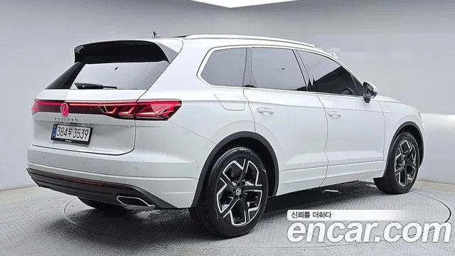 Volkswagen Touareg Generation 3 — Фото автомобиля 2