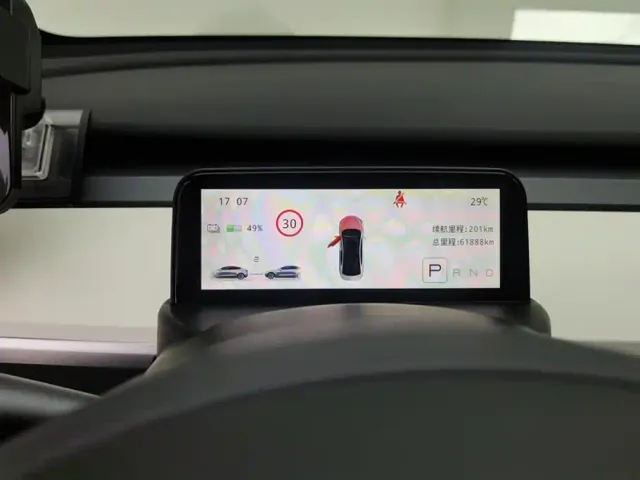Tesla Model Y — Фото автомобиля 14