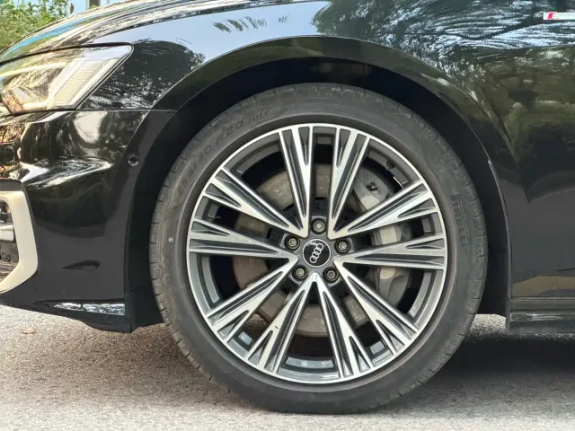 Audi A6L — Фото автомобиля 11