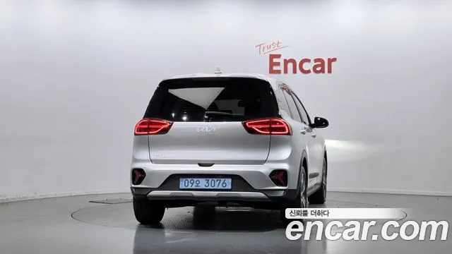 Kia Niro — Фото автомобиля 4
