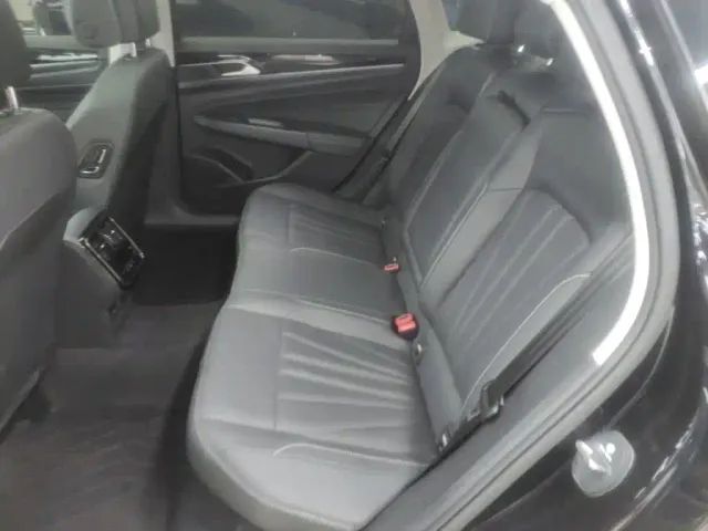 Volkswagen Passat — Фото автомобиля 16