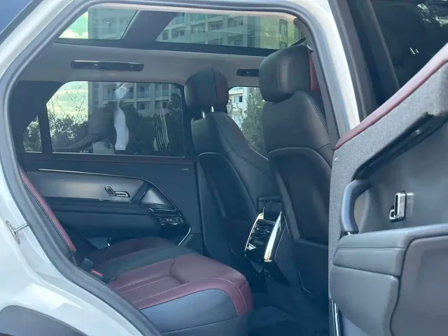 Land Rover Range Rover Sport — Фото автомобиля 13