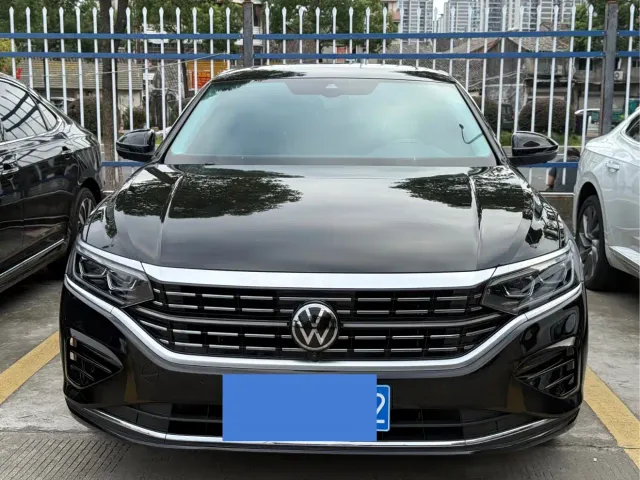 Volkswagen Passat — Фото автомобиля 2