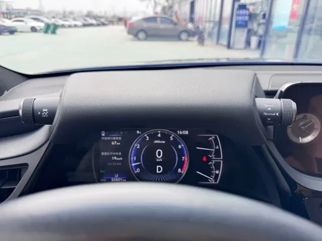 Lexus ES — Фото автомобиля 9
