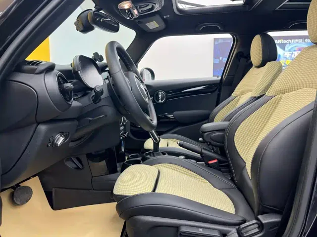 MINI Hatch — Фото автомобиля 9