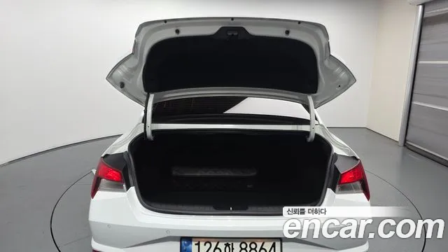 Hyundai AVANTE Avante (CN7) — Фото автомобиля 20