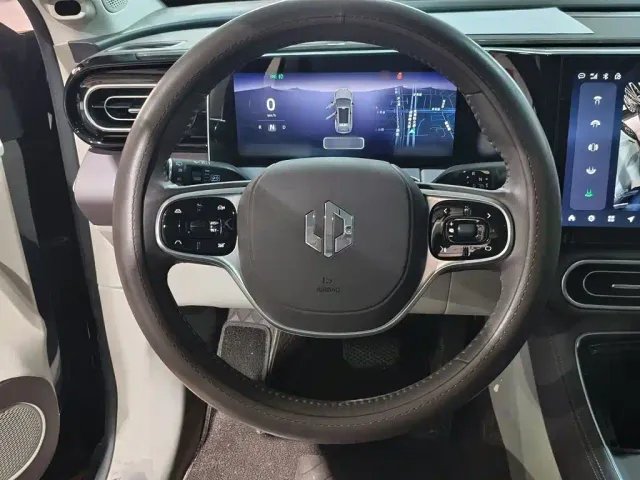 Leapmotor C11 — Фото автомобиля 10