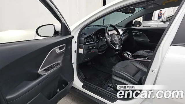 Kia Niro — Фото автомобиля 10