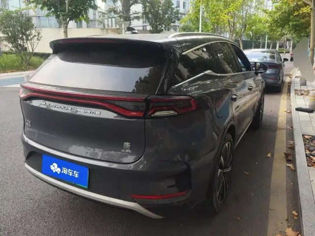 BYD Tang — Фото автомобиля 3
