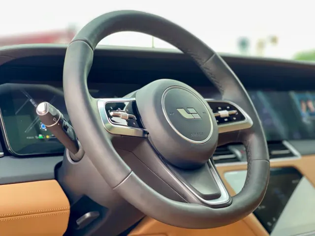 Li Auto ONE — Фото автомобиля 15