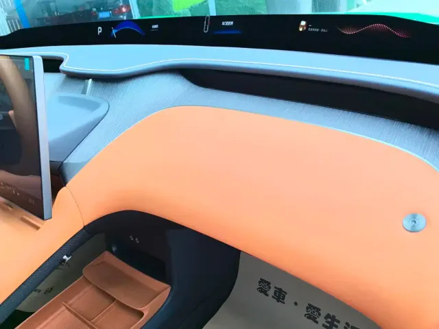 Xiaomi YU7 — Фото автомобиля 21