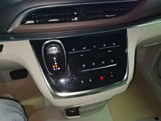 Buick Buick GL8 2022 Land Business Class 652T Luxury — Фото автомобиля 10