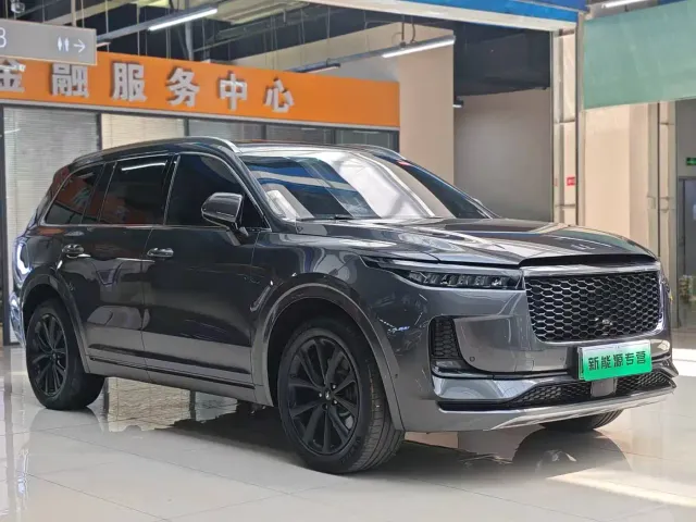 Li Auto ONE — Фото автомобиля 4