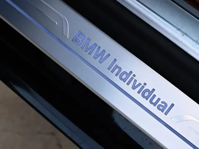 BMW 7 Series — Фото автомобиля 15