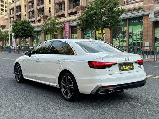 Audi A4L — Фото автомобиля 13