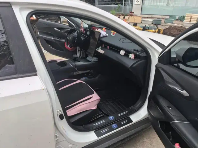 Changan Eado — Фото автомобиля 8