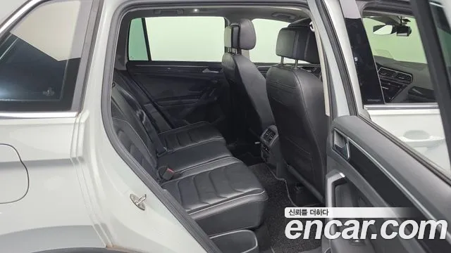 Volkswagen Tiguan Tiguan 2 поколение 2.0 TDI Prestige — Фото автомобиля 12
