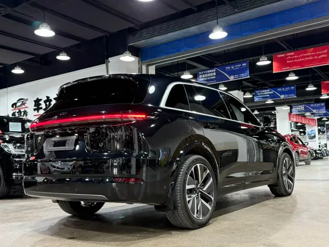 Li Auto L7 — Фото автомобиля 9