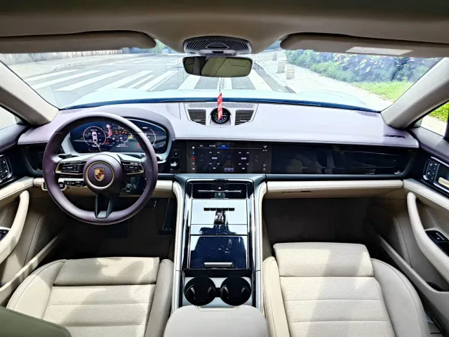 Porsche Panamera — Фото автомобиля 7