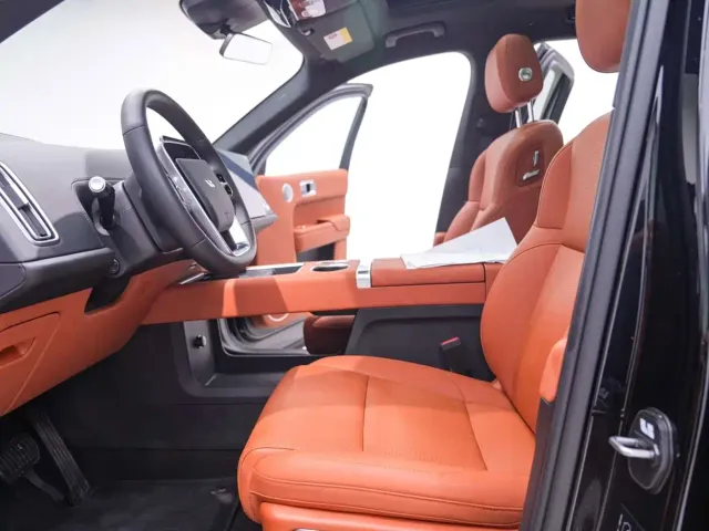 Li Auto L8 — Фото автомобиля 16