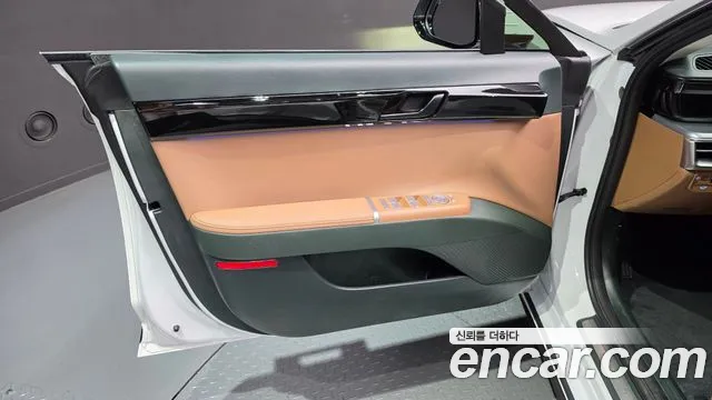 Hyundai Grandeur GN7 — Фото автомобиля 13