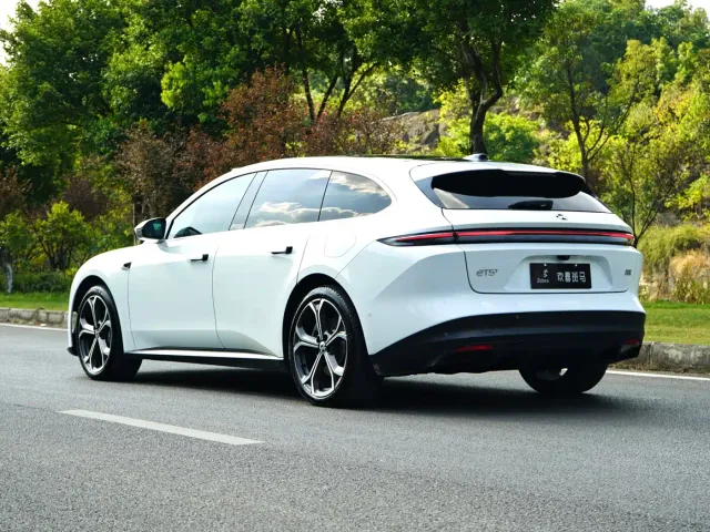 Nio ET5 Touring — Фото автомобиля 4
